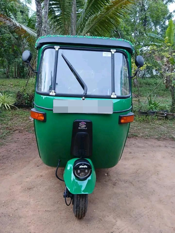 Bajaj Three Wheel 2005 ads-image-1