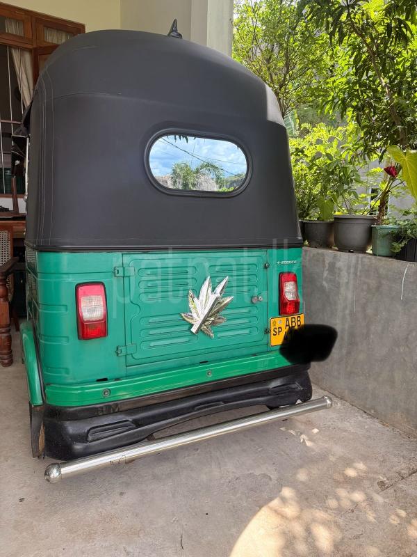 Bajaj Three Wheel 2015 - பயன்படுத்தப்பட்டது முச்சக்கர வண்டி sale in Sri Lanka - patpat.lk