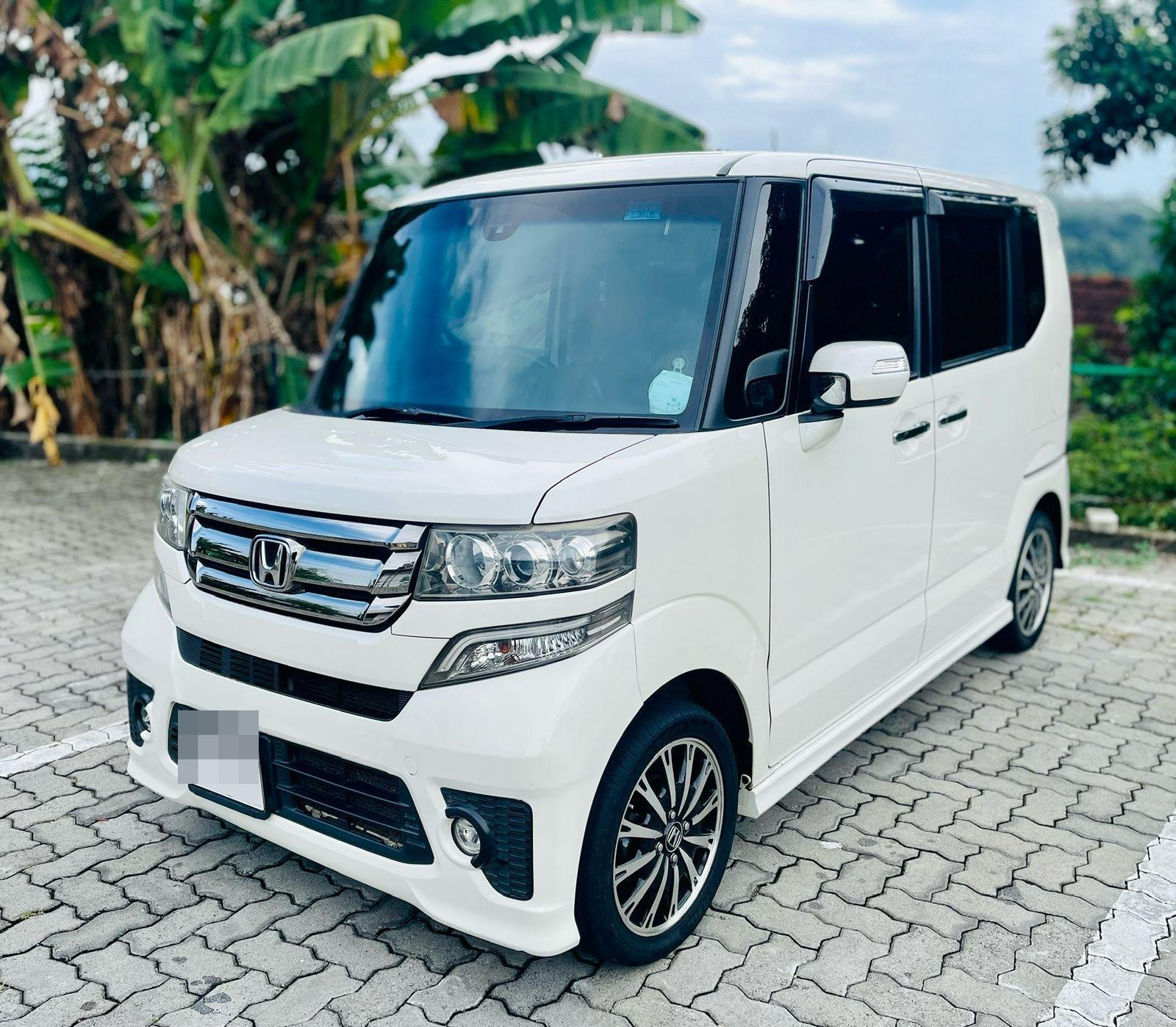 Honda N BOX 2015