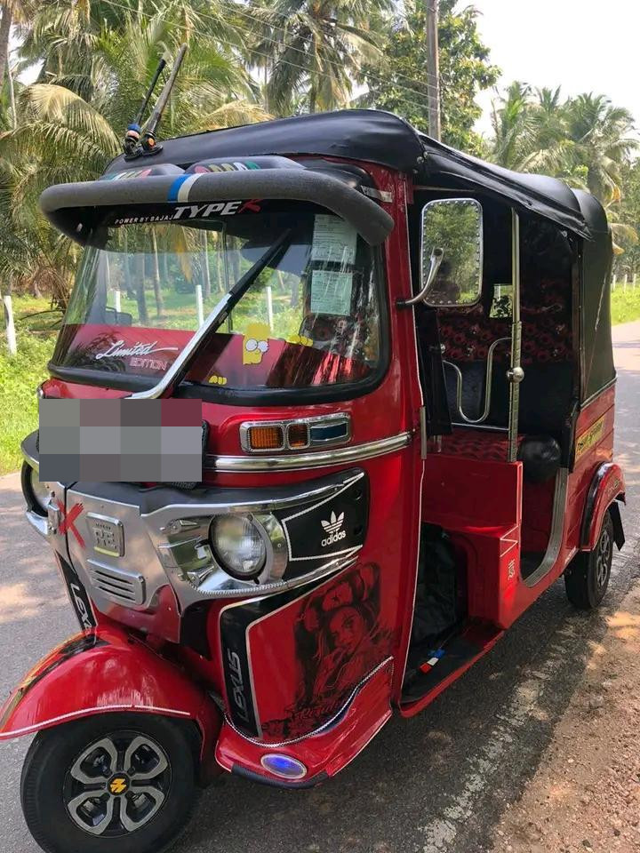 Bajaj Three Wheel 2015 - භාවිතා කරන ලද ත්‍රිරෝද රථය sale in Sri Lanka - patpat.lk