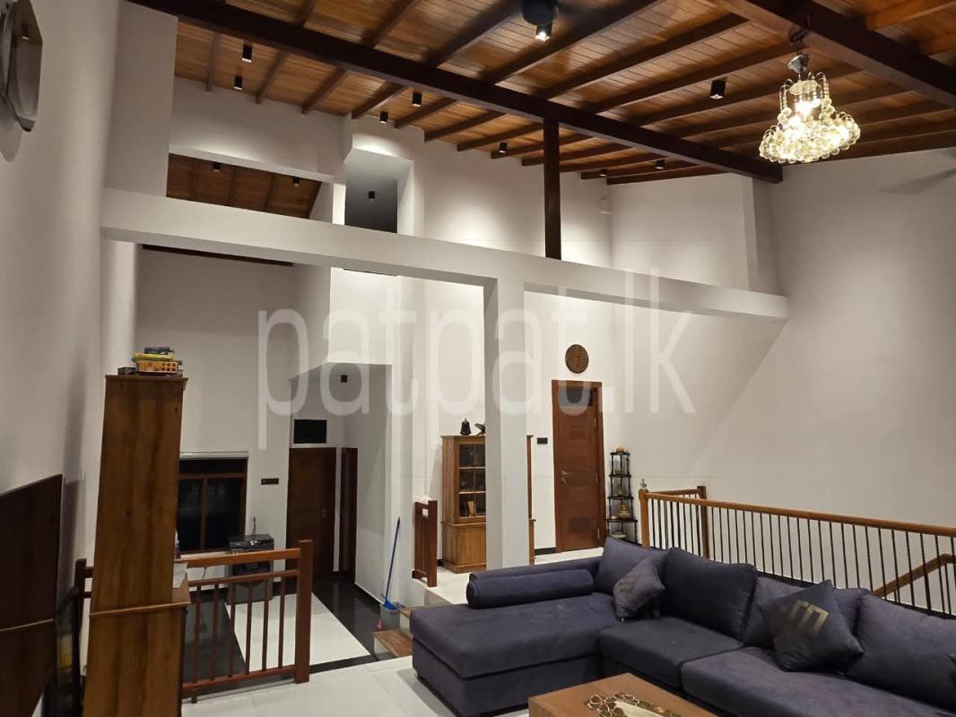 House for Sale in Wellawatta (Colombo 06)