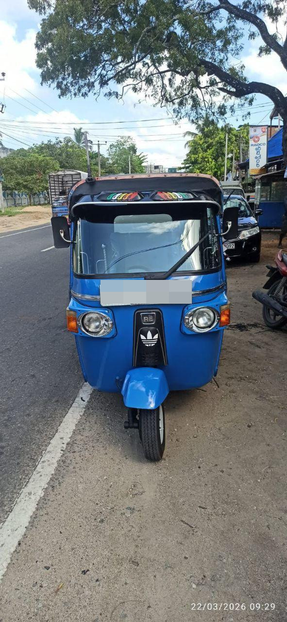 Bajaj Three Wheel 2012 ads-image-1