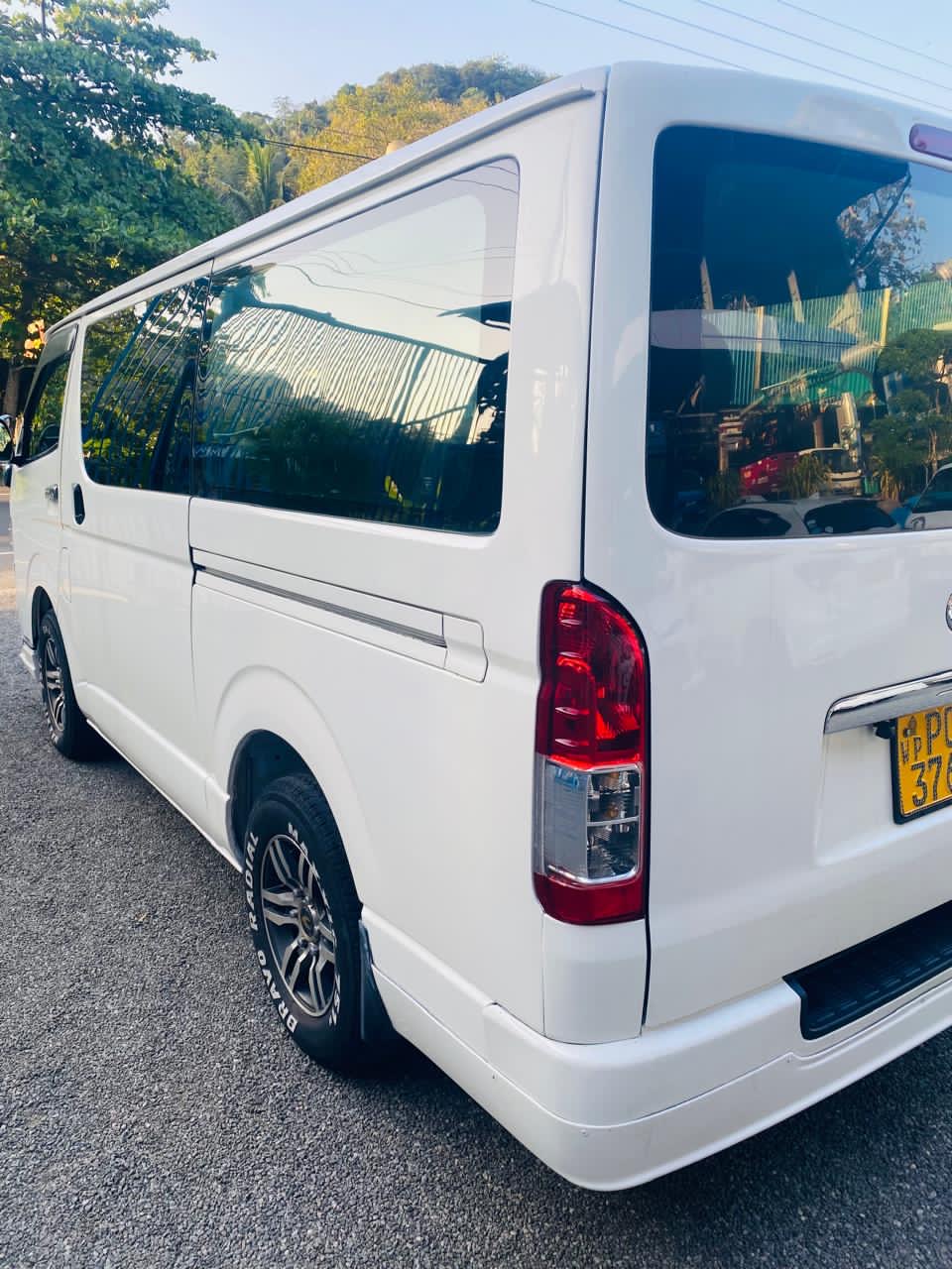 Toyota Hiace 2006 - Reconditioned Van sale in Sri Lanka - patpat.lk