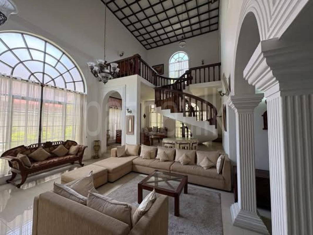 House for Sale in Bambalapitiya (Colombo 04)