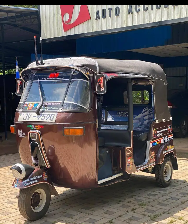 Bajaj Three Wheel 2004 - பயன்படுத்தப்பட்டது முச்சக்கர வண்டி sale in Sri Lanka - patpat.lk