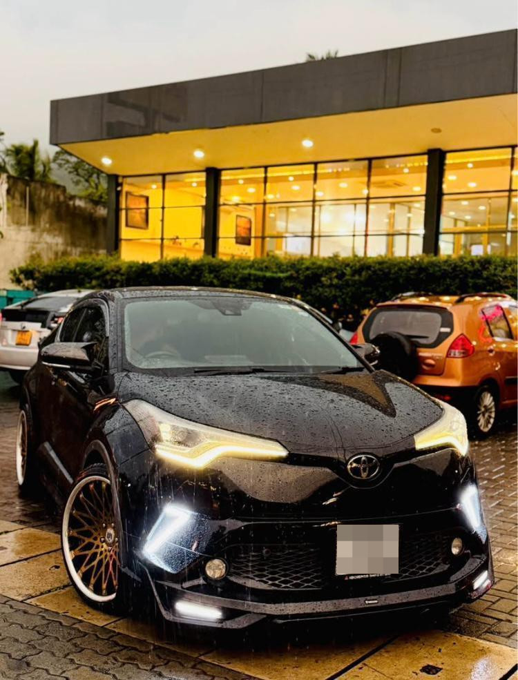 Toyota CHR 2017 - பயன்படுத்தப்பட்டது SUV sale in Sri Lanka - patpat.lk