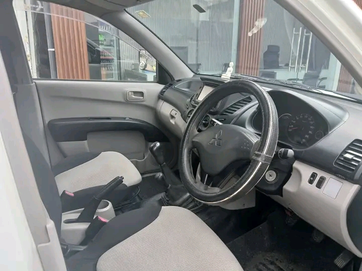 Mitsubishi Triton 2012 - பயன்படுத்தப்பட்டது சரக்கு போக்குவரத்து sale in Sri Lanka - patpat.lk