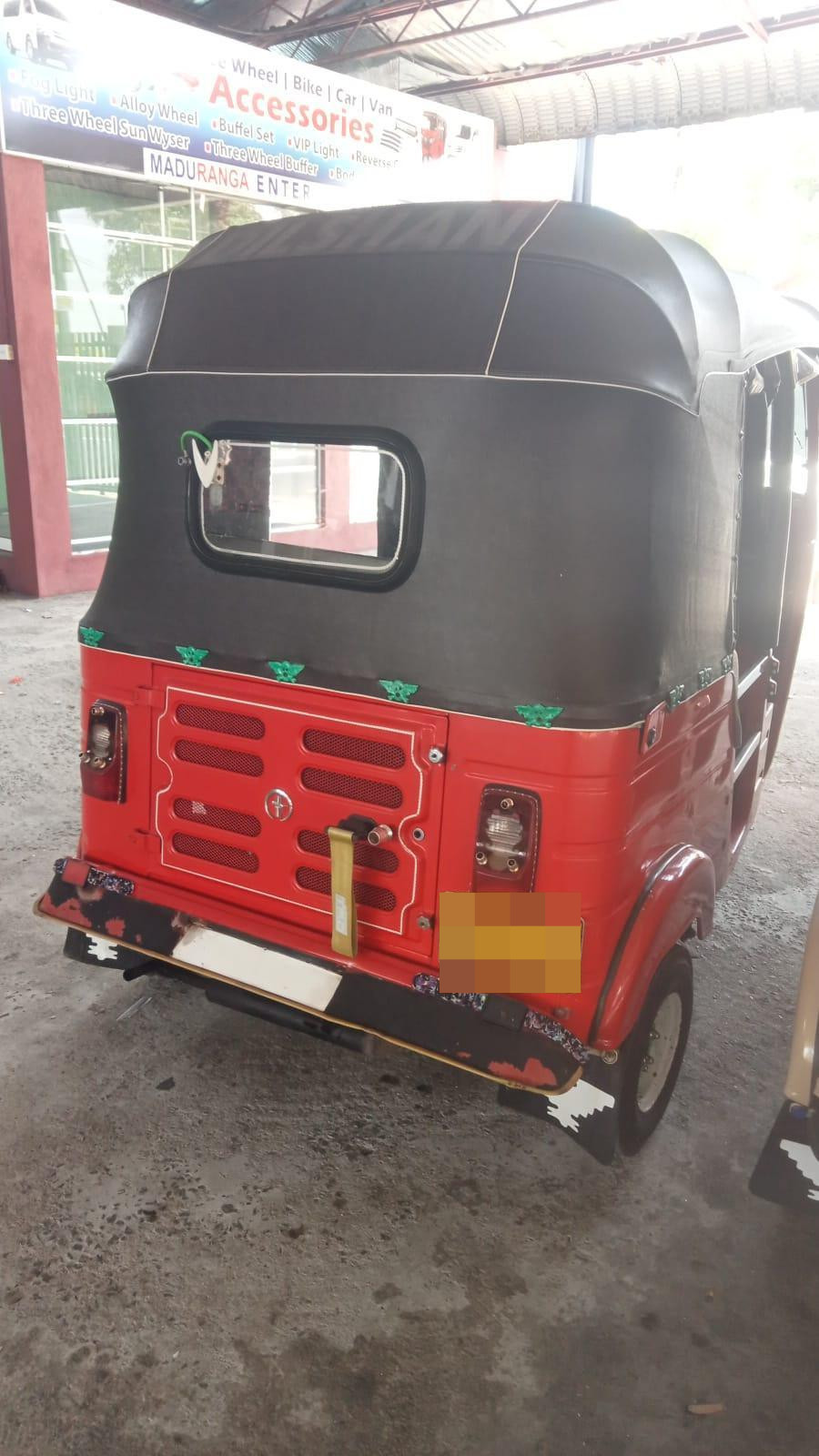 Bajaj Three Wheel 2014 - Used Three wheeler sale in Sri Lanka - patpat.lk