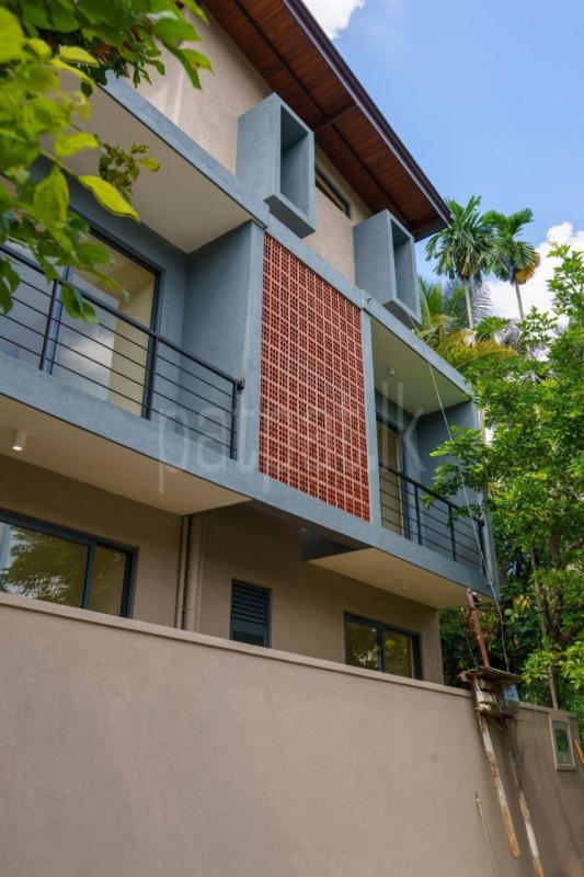 House for Sale in Talawatugoda ads-image-1