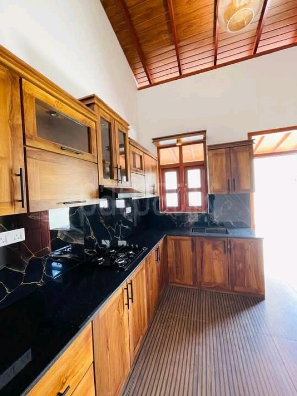 House for Sale in Athurugiriya