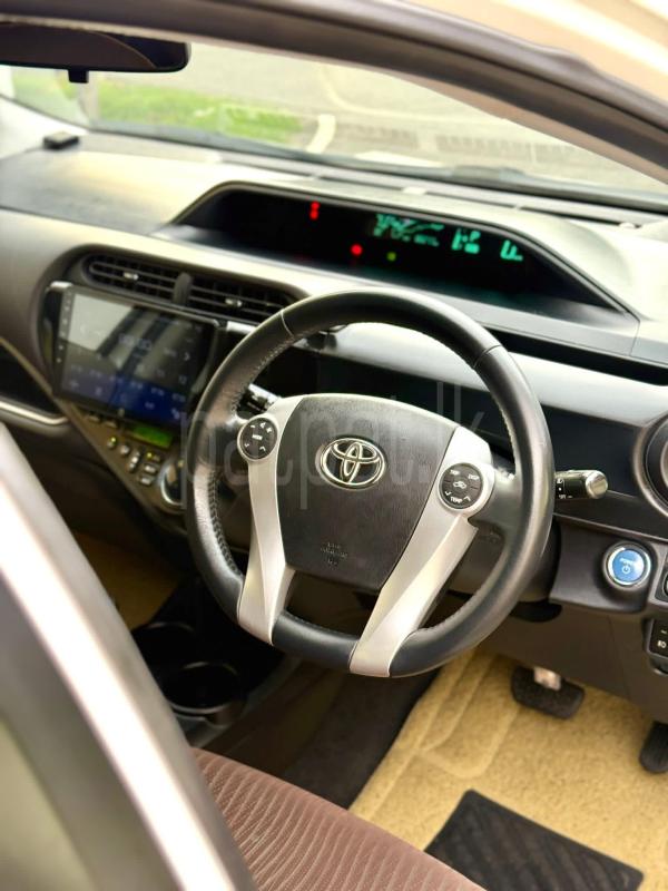Toyota Aqua 2013 - பயன்படுத்தப்பட்டது கார் sale in Sri Lanka - patpat.lk