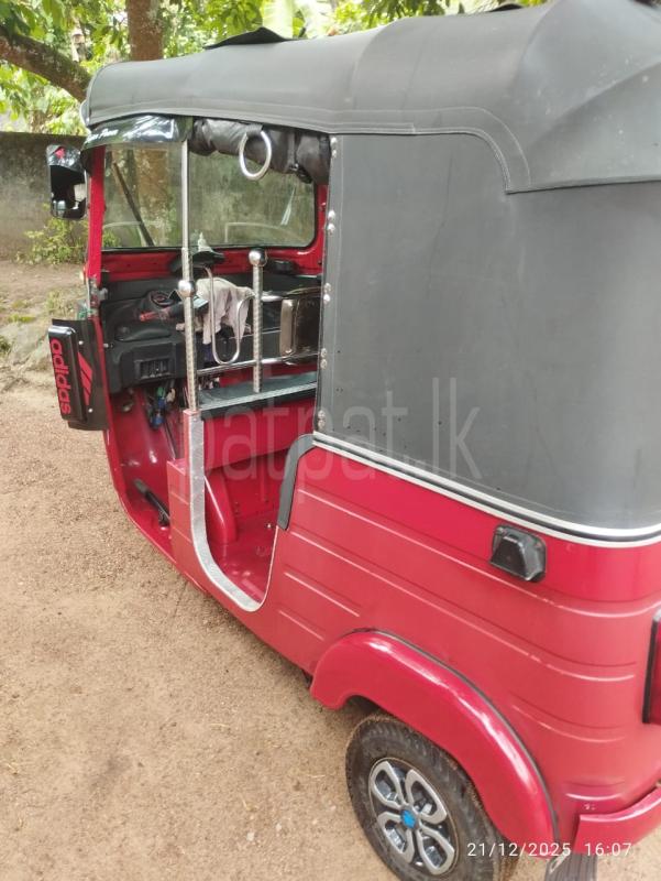 Bajaj Three Wheel 2018 - பயன்படுத்தப்பட்டது முச்சக்கர வண்டி sale in Sri Lanka - patpat.lk