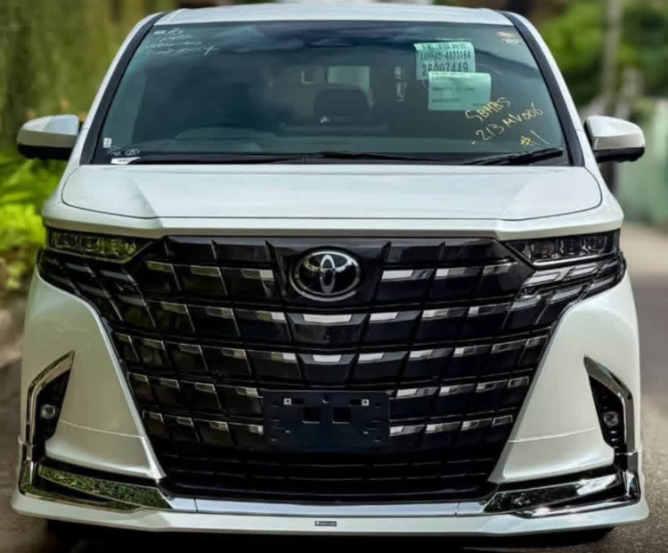 Toyota Alphard 2024 - பயன்படுத்தப்பட்டது வேன் sale in Sri Lanka - patpat.lk