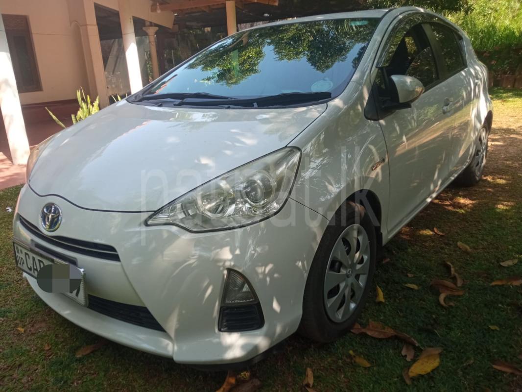 Toyota Aqua 2013 - பயன்படுத்தப்பட்டது கார் sale in Sri Lanka - patpat.lk