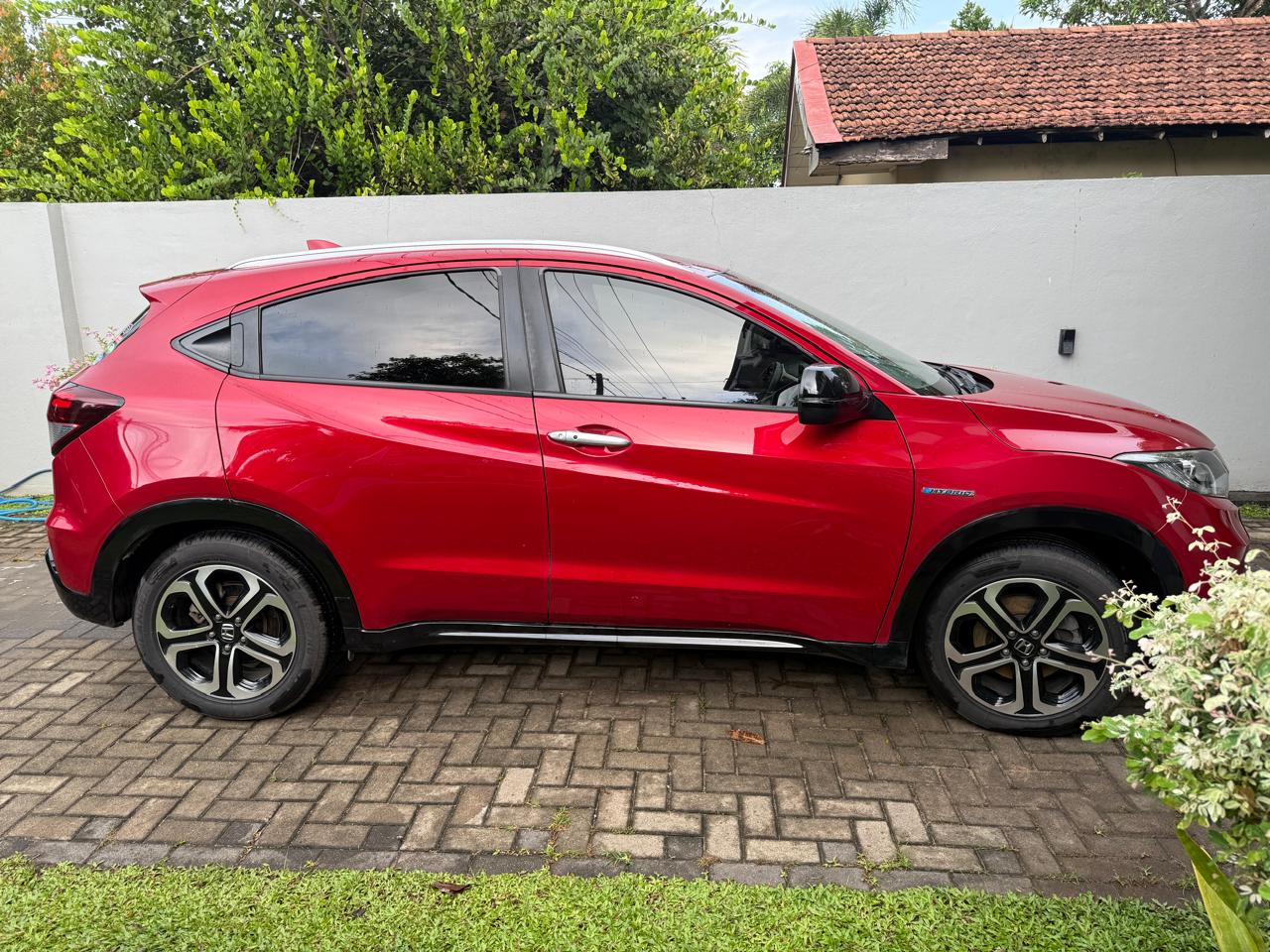 Honda Vezel 2016 - Used SUV sale in Sri Lanka - patpat.lk
