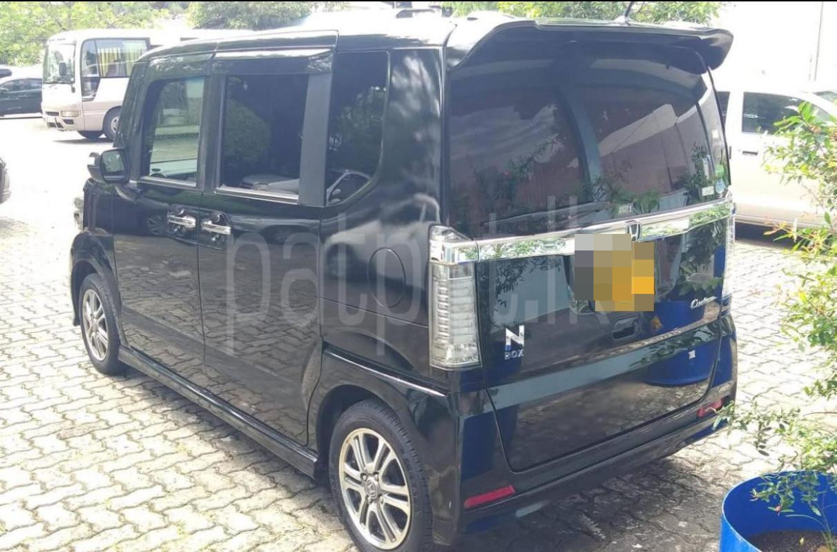 Honda N BOX 2016 - பயன்படுத்தப்பட்டது கார் sale in Sri Lanka - patpat.lk