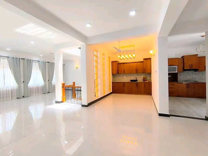 House for Sale in Athurugiriya
