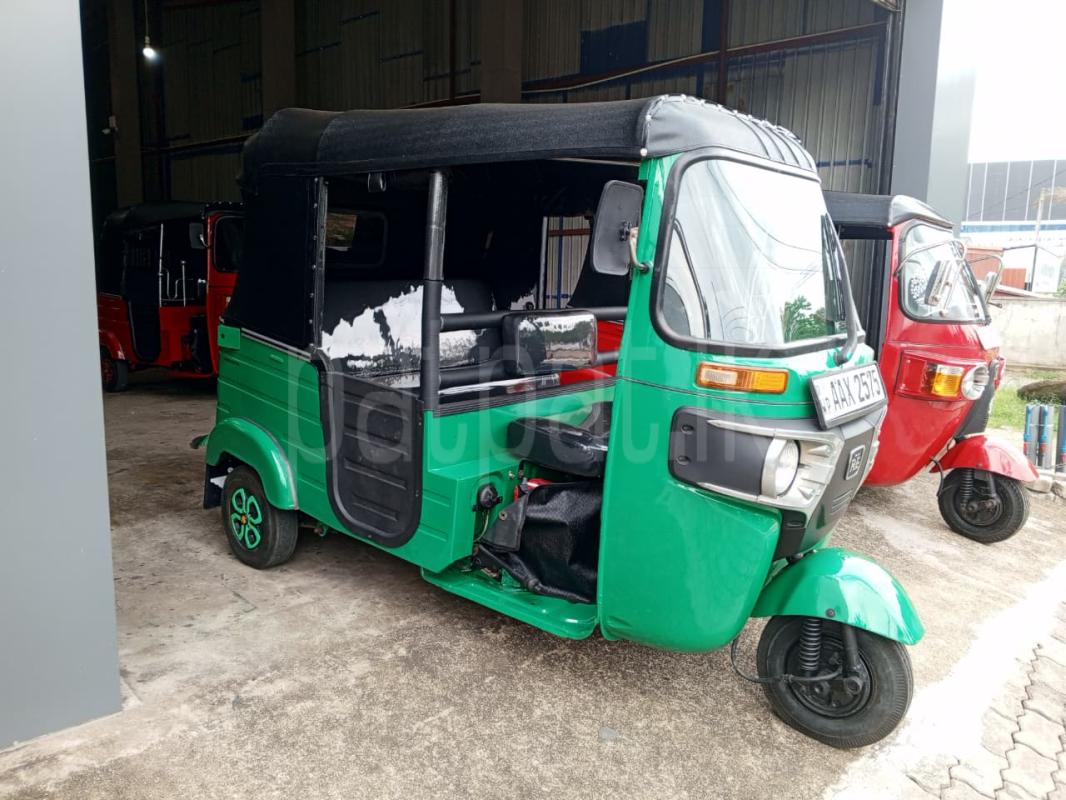 Bajaj Three Wheel 2015 - பயன்படுத்தப்பட்டது முச்சக்கர வண்டி sale in Sri Lanka - patpat.lk