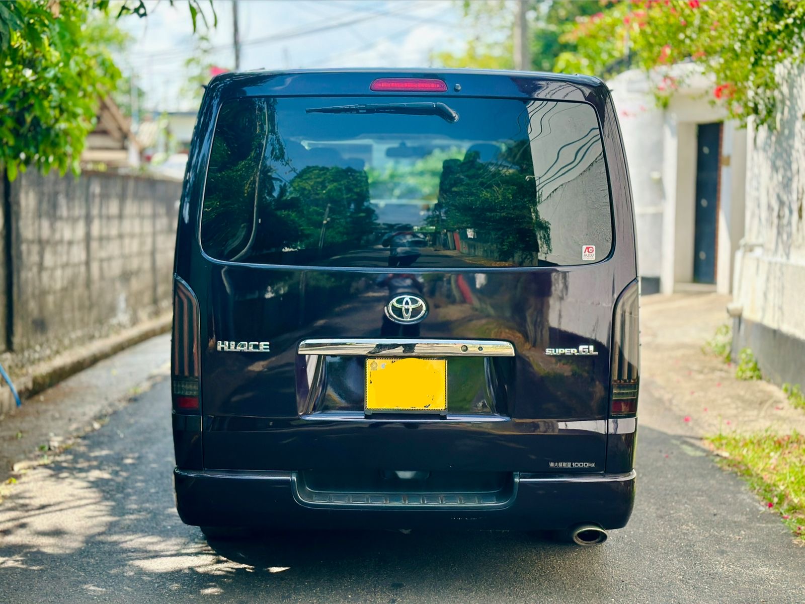 Toyota Hiace 2017 - භාවිතා කරන ලද වෑන් රථය sale in Sri Lanka - patpat.lk
