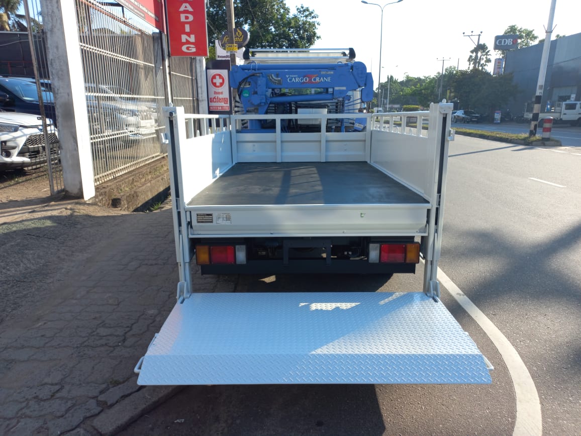 Isuzu Freezer 2017 - மறுசீரமைக்கப்பட்டது டிரக் sale in Sri Lanka - patpat.lk