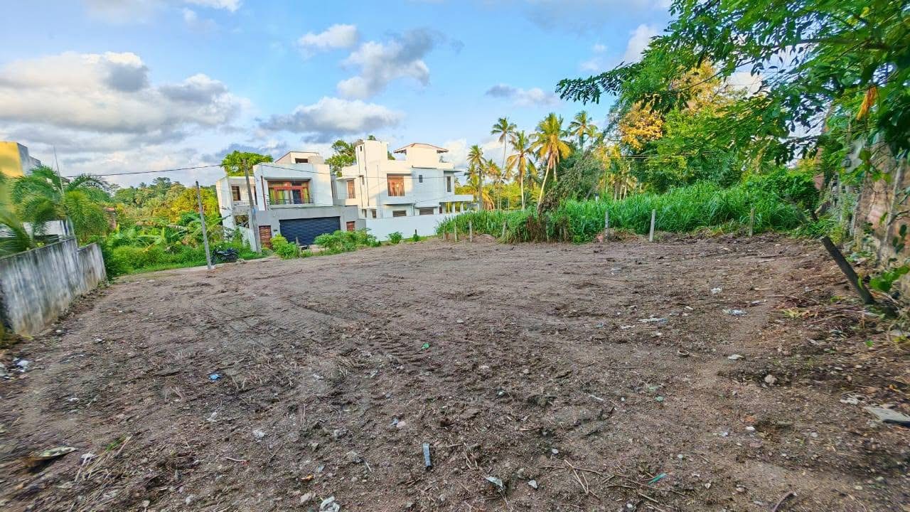 Residential Land for Sale in Athurugiriya