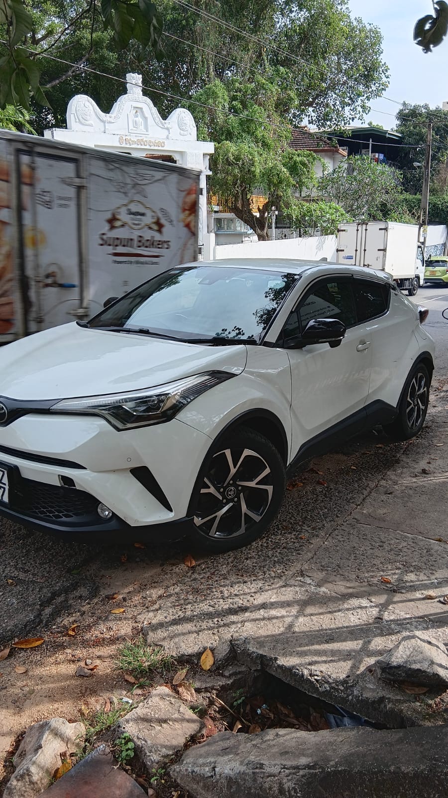 Toyota CHR 2017 - பயன்படுத்தப்பட்டது SUV sale in Sri Lanka - patpat.lk