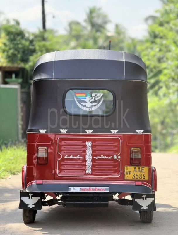 Bajaj Three Wheel 2015 - භාවිතා කරන ලද ත්‍රිරෝද රථය sale in Sri Lanka - patpat.lk