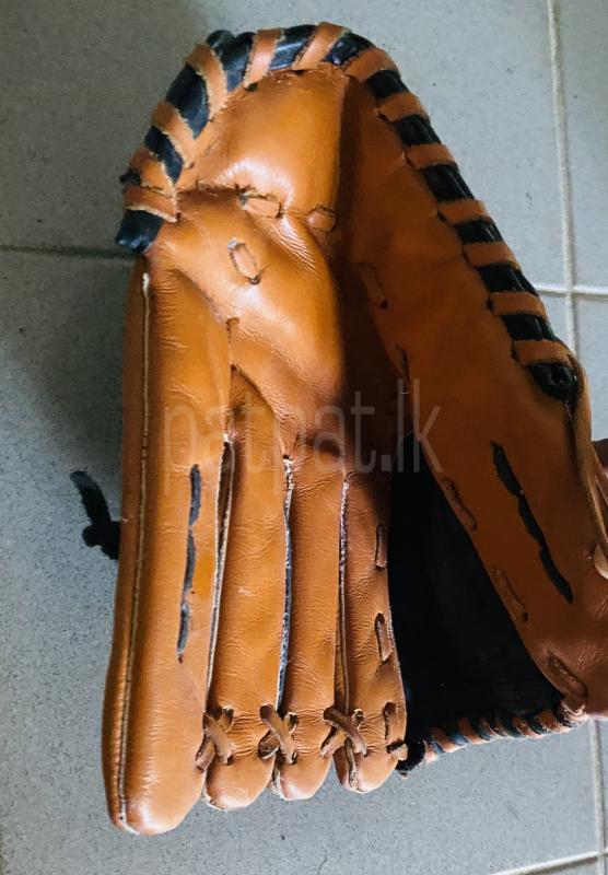 Baseball glove