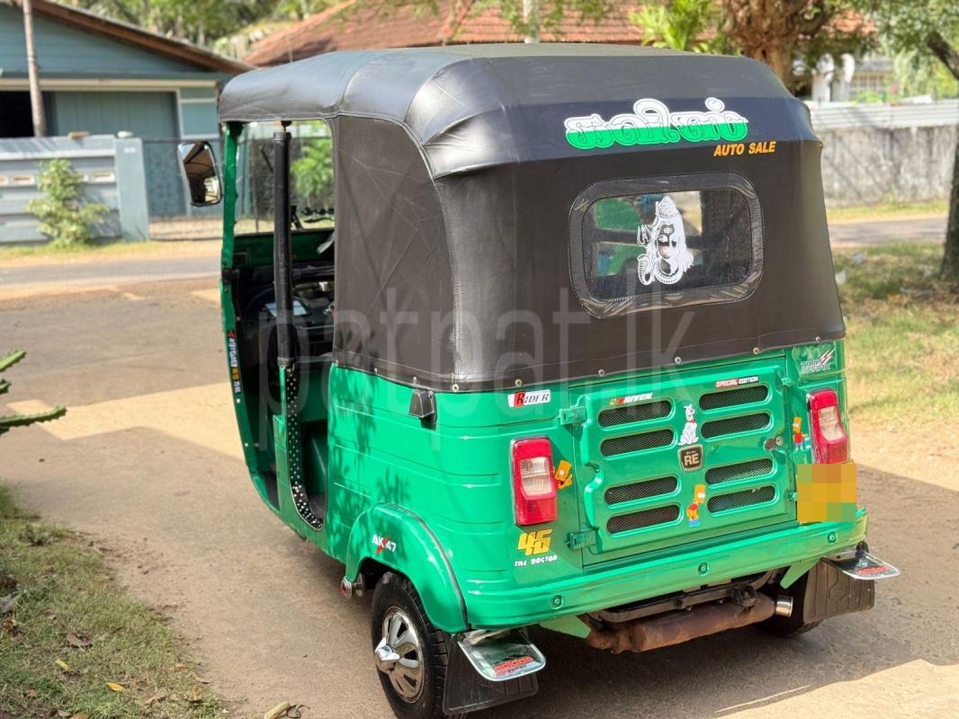 Bajaj Three Wheel 2018 - பயன்படுத்தப்பட்டது முச்சக்கர வண்டி sale in Sri Lanka - patpat.lk