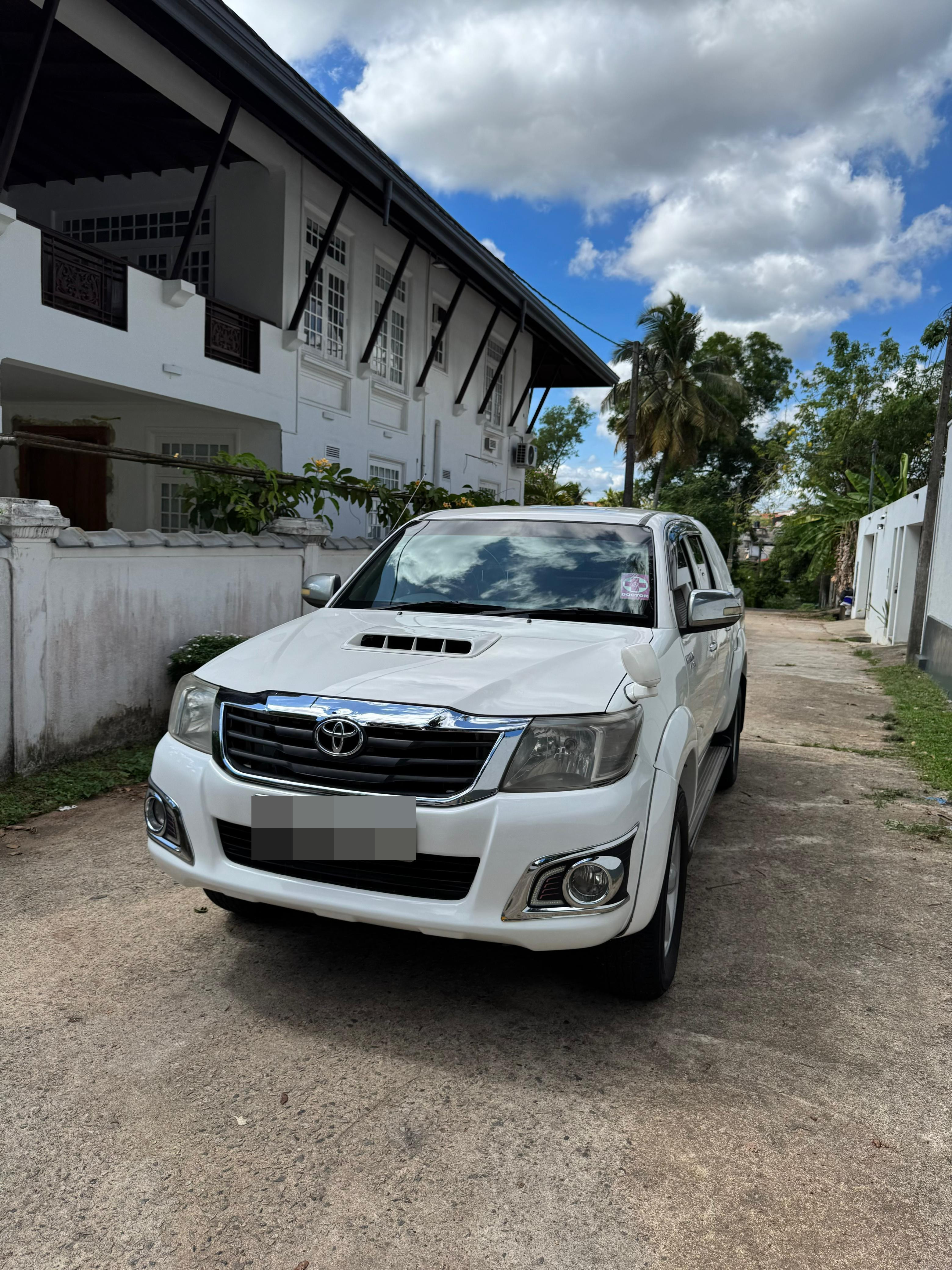 Toyota Hilux 2010 - Used Pick-up  sale in Sri Lanka - patpat.lk