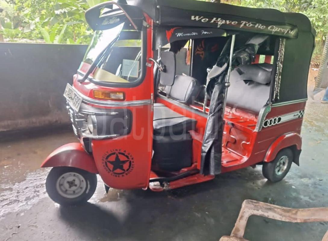 Bajaj 4 stroke 2016 - பயன்படுத்தப்பட்டது முச்சக்கர வண்டி sale in Sri Lanka - patpat.lk