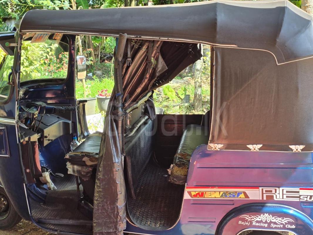 Bajaj Three Wheel 2011 - භාවිතා කරන ලද ත්‍රිරෝද රථය sale in Sri Lanka - patpat.lk