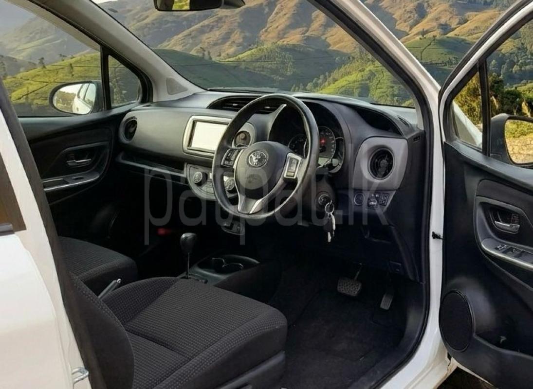 Toyota Vitz 2016 - பயன்படுத்தப்பட்டது கார் sale in Sri Lanka - patpat.lk