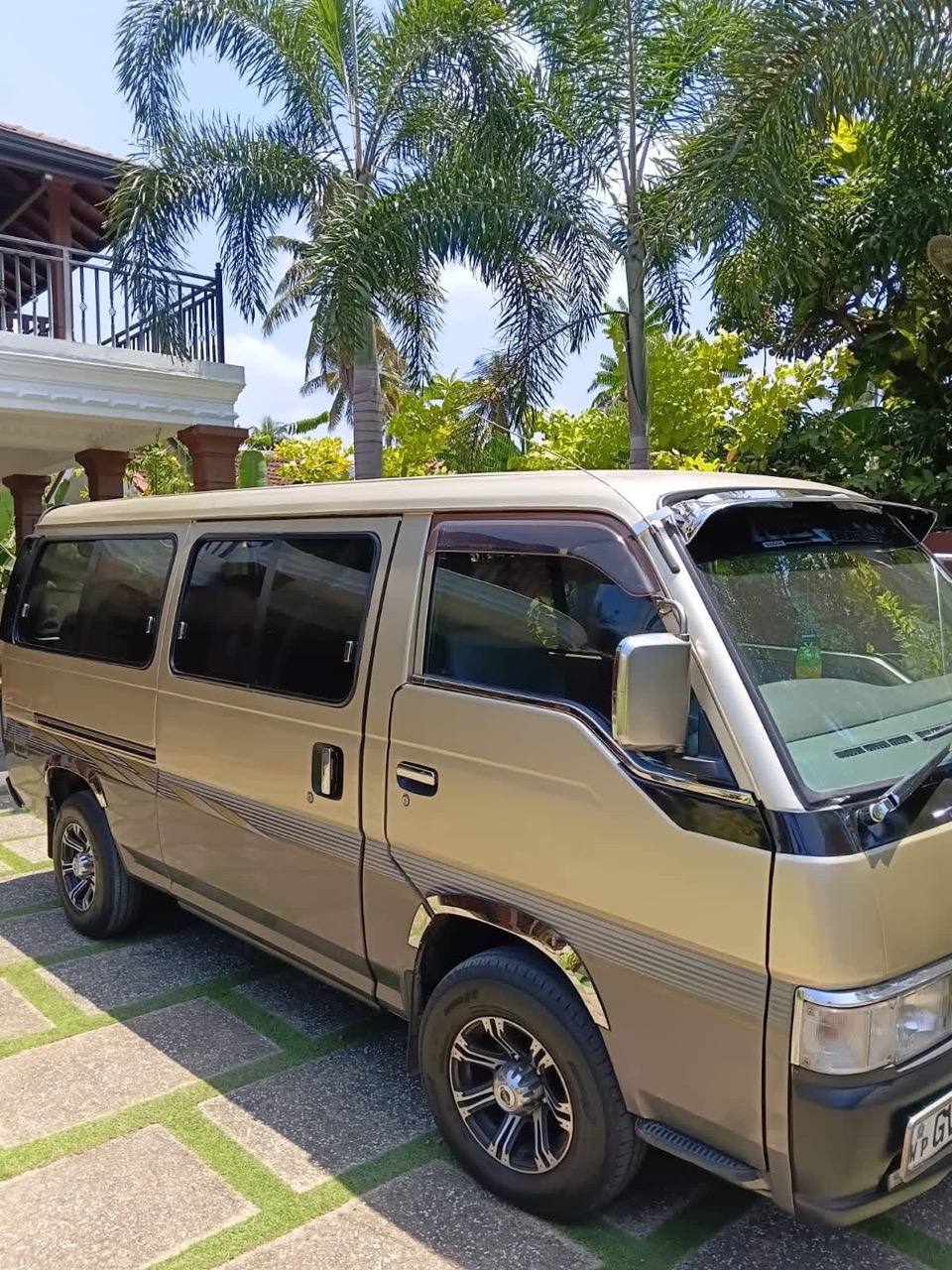 Nissan Caravan 1997 - Used Van sale in Sri Lanka - patpat.lk