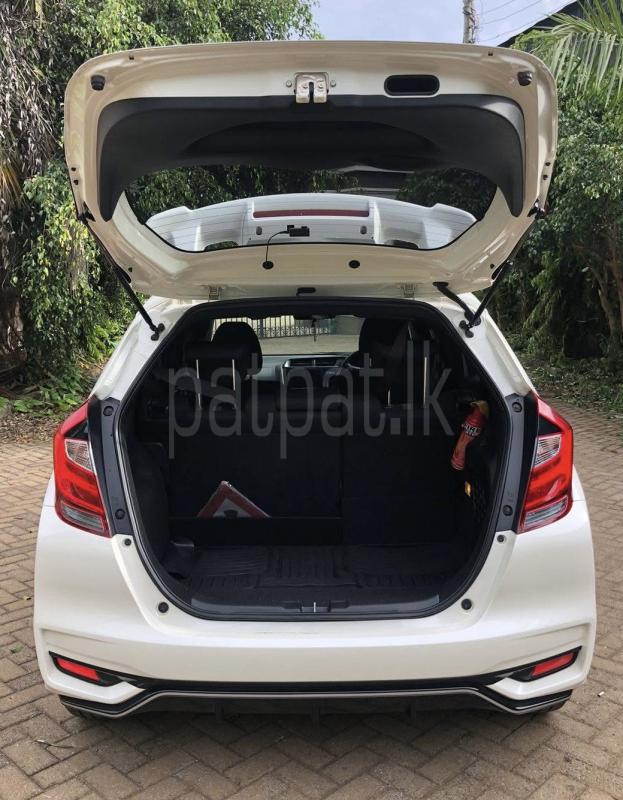 Honda Fit 2015 - பயன்படுத்தப்பட்டது கார் sale in Sri Lanka - patpat.lk