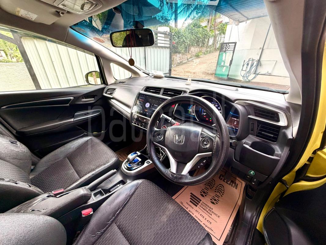 Honda Fit 2015 - பயன்படுத்தப்பட்டது கார் sale in Sri Lanka - patpat.lk