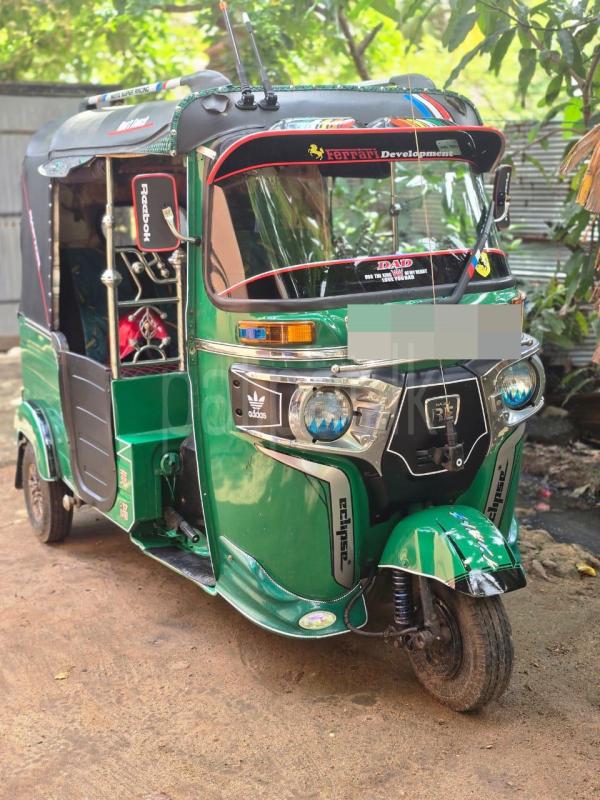 Bajaj Three Wheel 2016 - பயன்படுத்தப்பட்டது முச்சக்கர வண்டி sale in Sri Lanka - patpat.lk