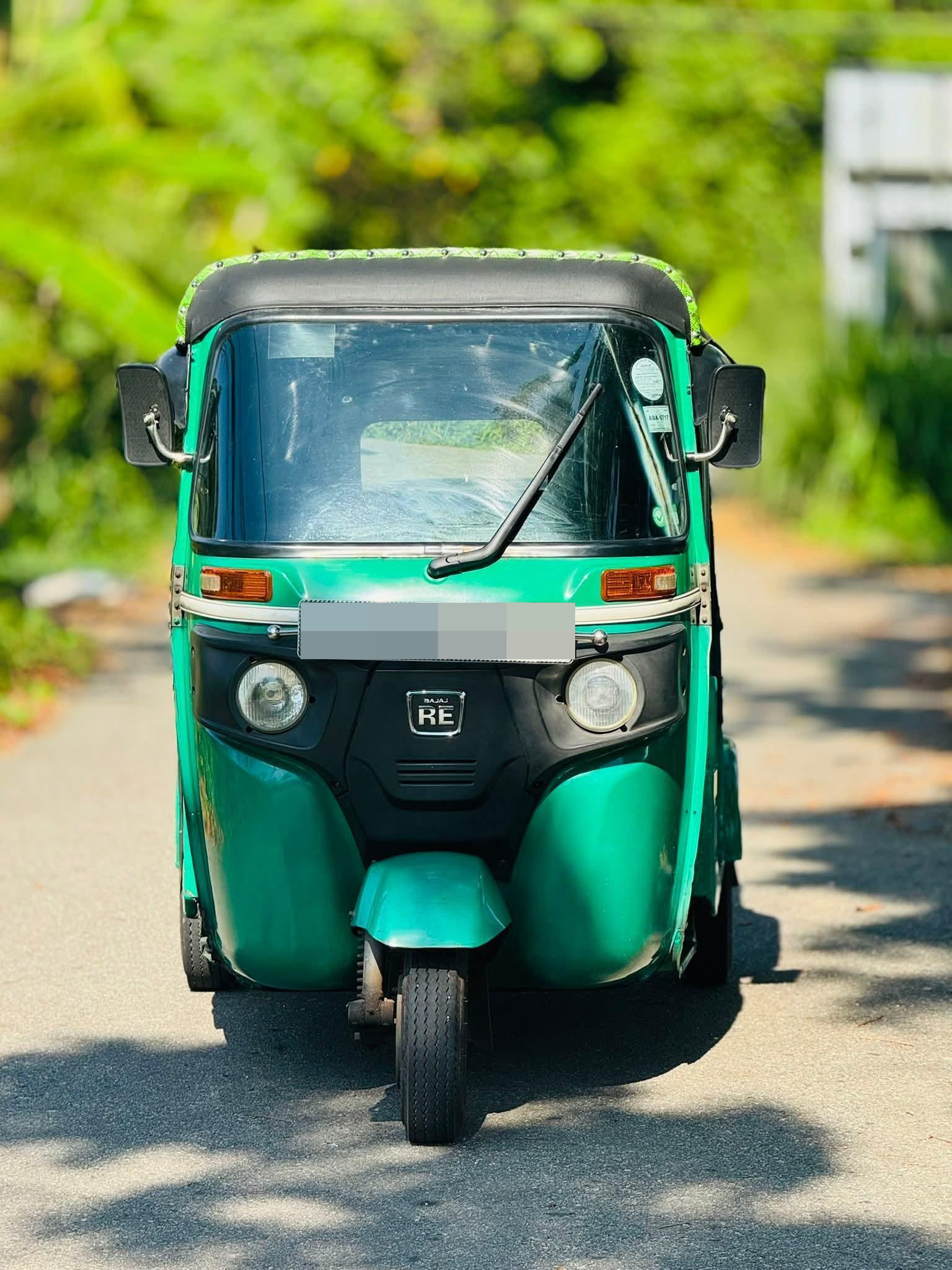 Bajaj Three Wheel 2015 - பயன்படுத்தப்பட்டது முச்சக்கர வண்டி sale in Sri Lanka - patpat.lk