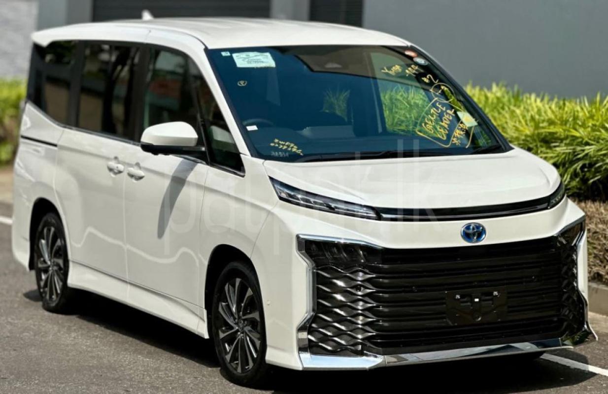 Toyota Voxy 2025 - சான்றளிக்கப்பட்டது வேன் sale in Sri Lanka - patpat.lk