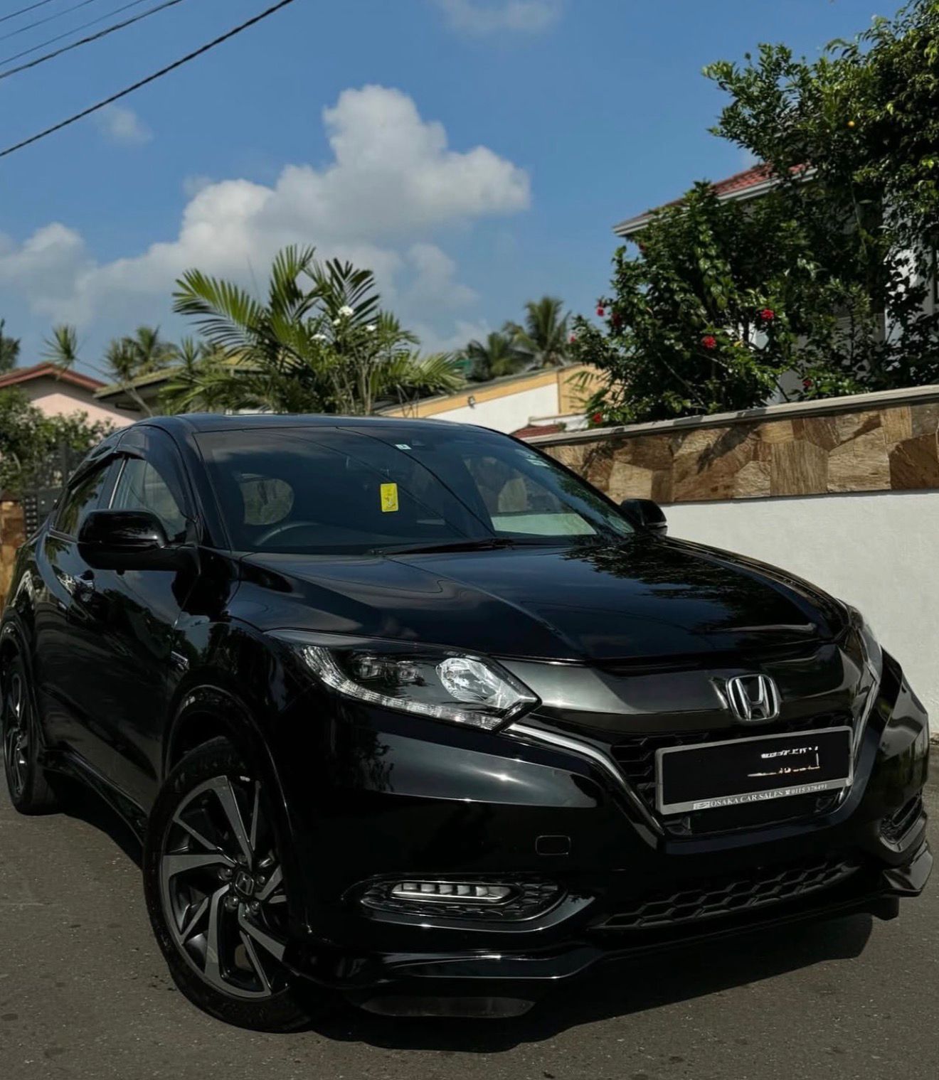 Honda Vezel 2017 - භාවිතා කරන ලද SUV රථය sale in Sri Lanka - patpat.lk