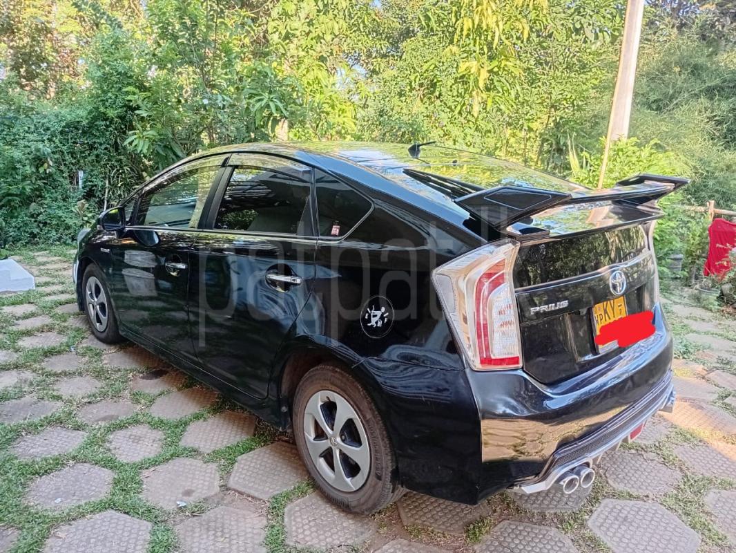 Toyota Prius 2013 - பயன்படுத்தப்பட்டது கார் sale in Sri Lanka - patpat.lk