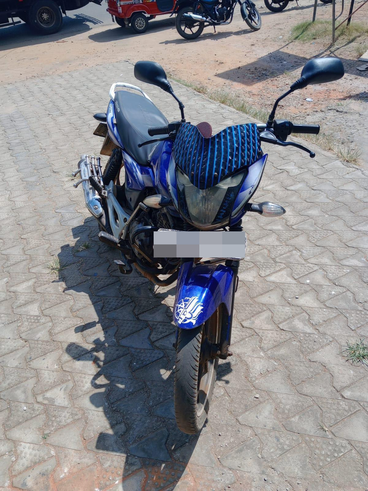 Bajaj Discover 2014 ads-image-1