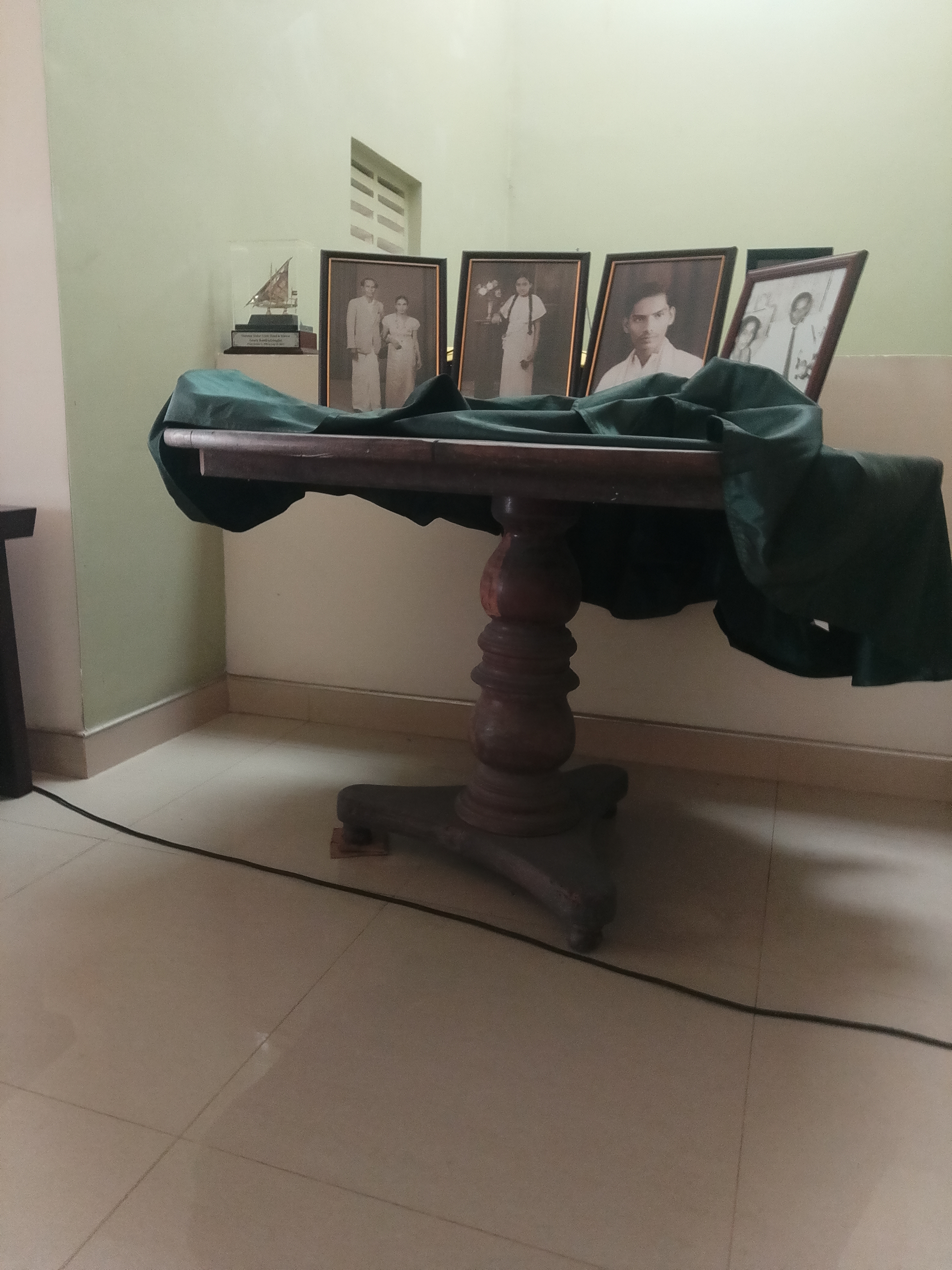 Antique round table and Almairah
