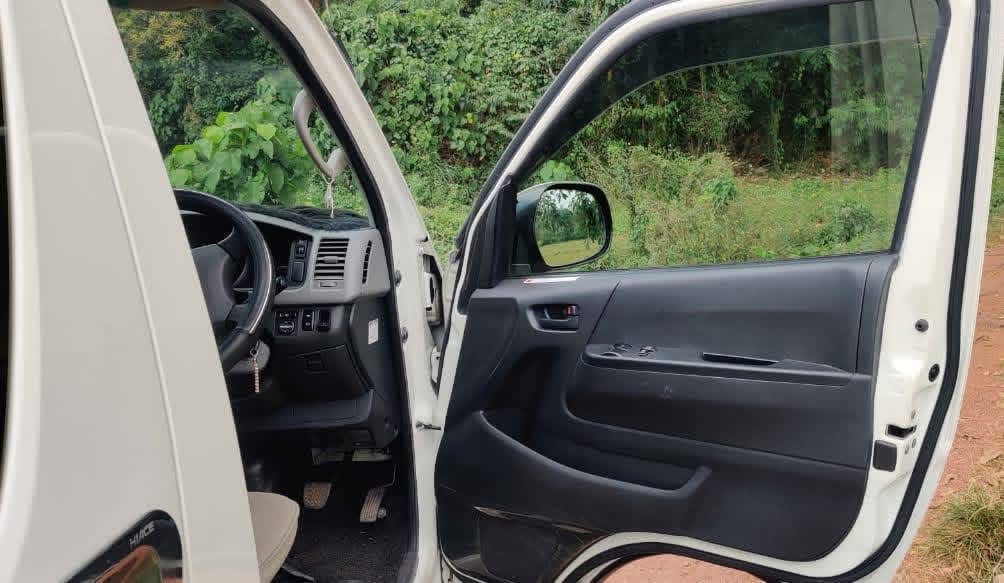 Toyota Hiace 2013 - பயன்படுத்தப்பட்டது வேன் sale in Sri Lanka - patpat.lk