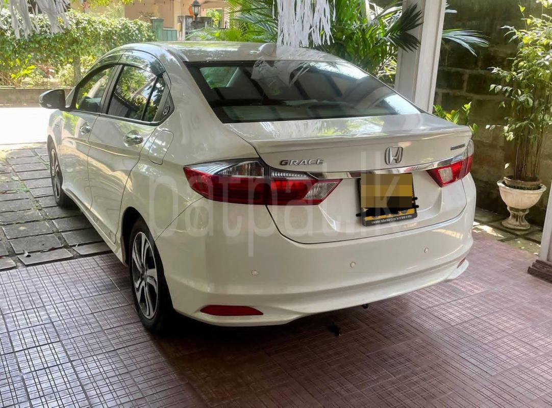 Honda Grace 2015 - பயன்படுத்தப்பட்டது கார் sale in Sri Lanka - patpat.lk