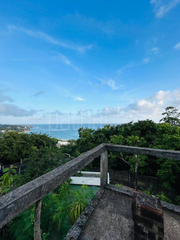 Building for Sale in Unawatuna