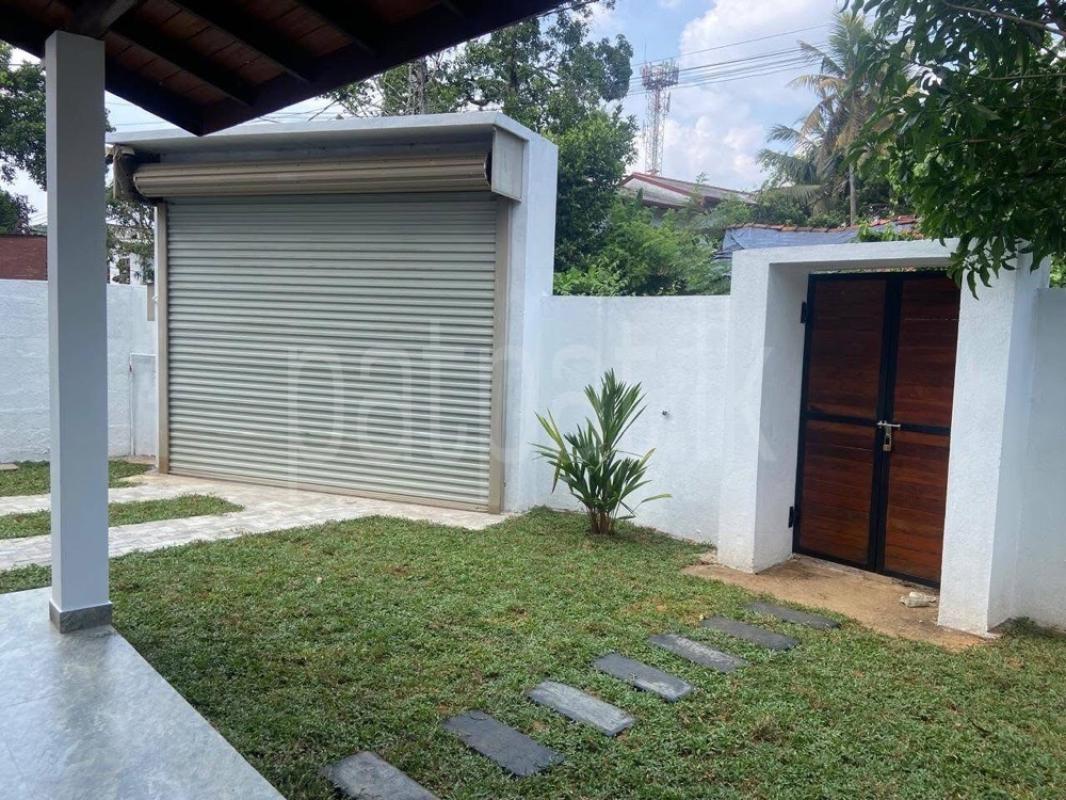 House for Sale in Boralesgamuwa