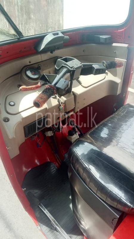Bajaj 4 stroke 2015 - பயன்படுத்தப்பட்டது முச்சக்கர வண்டி sale in Sri Lanka - patpat.lk