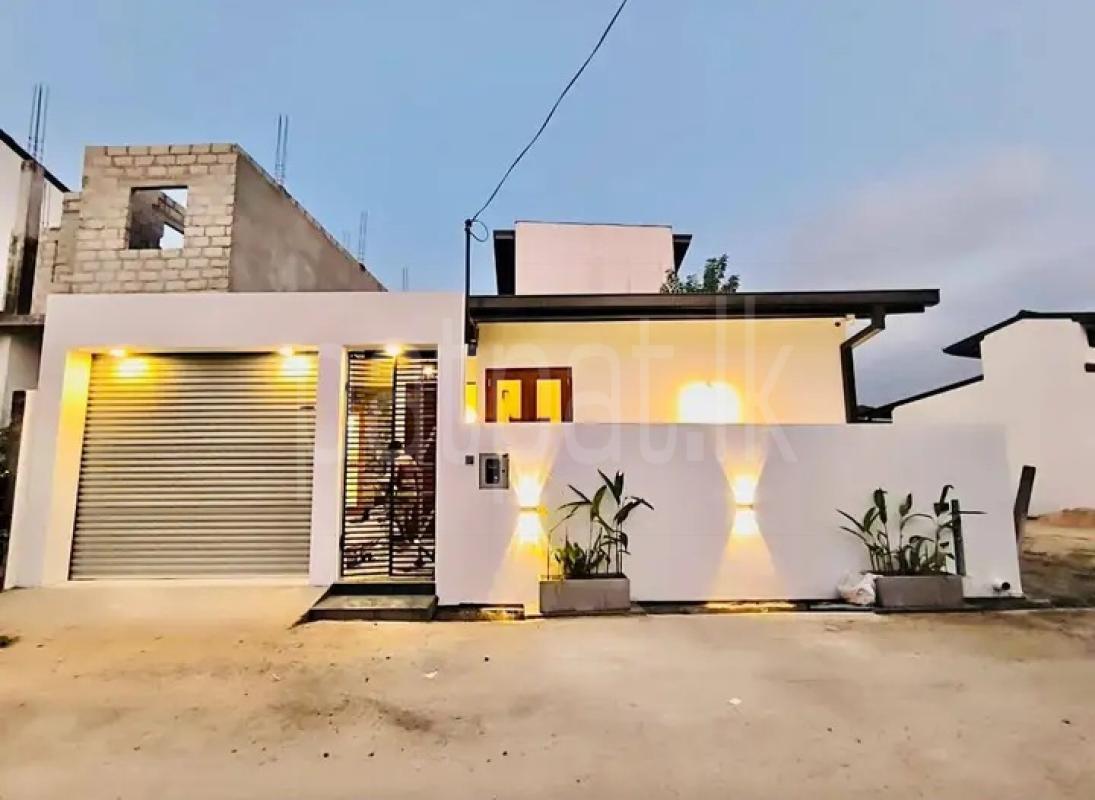 House for Sale in Athurugiriya ads-image-1