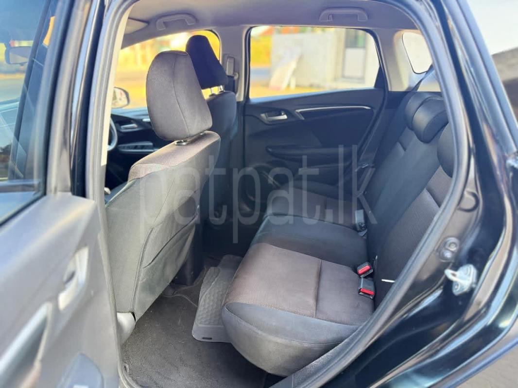 Honda Fit 2013 - භාවිතා කරන ලද කාර් sale in Sri Lanka - patpat.lk
